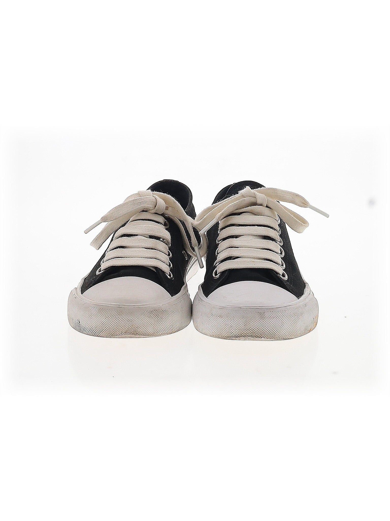 2 shoe size - 38 (Estimated)