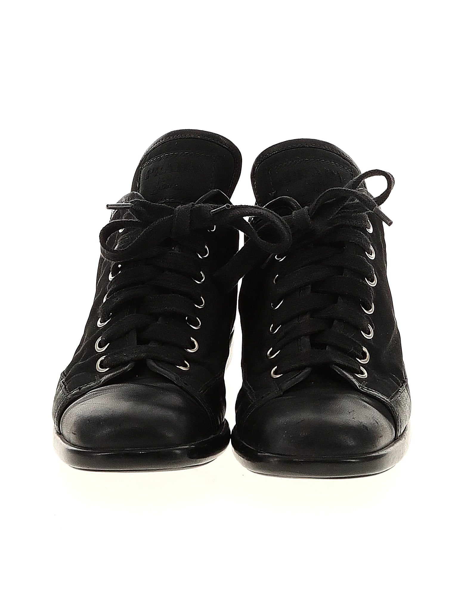 2 shoe size - 39 (Estimated)