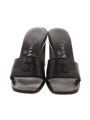2 shoe size - 37 (EU)