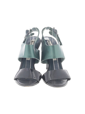 2 shoe size - 38 (EU)