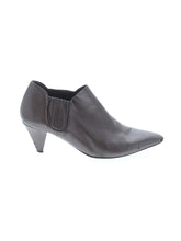 1 shoe size - 38 (EU)