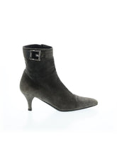 1 shoe size - 38 (EU)