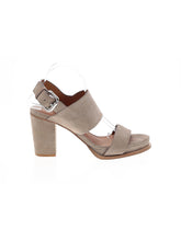 1 shoe size - 39 (EU)