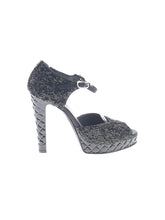1 shoe size - 38 (EU)